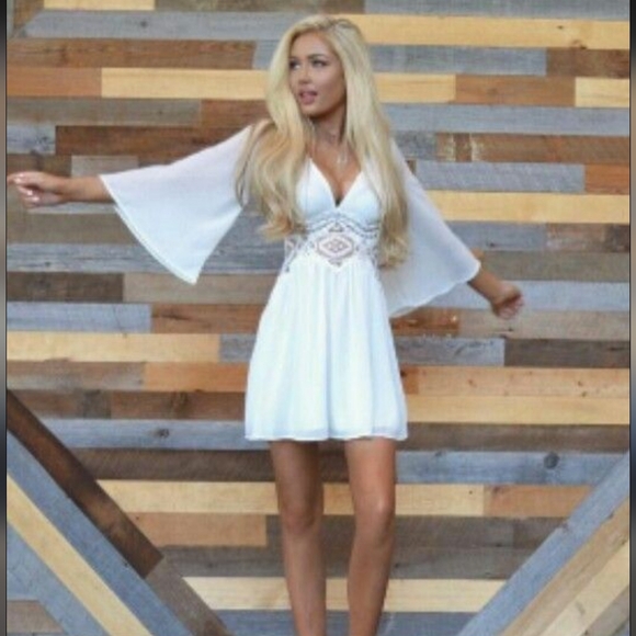 Vici Dresses & Skirts - Flowy White Boho Dress